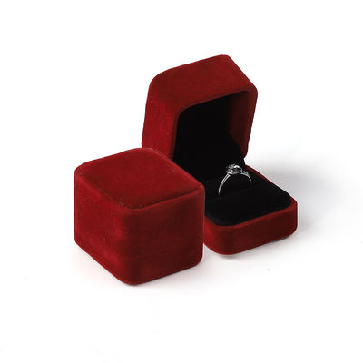 Beli Grosir Perhiasan Mewah Disesuaikan Kotak Cincin Ganda Logo Khusus Velvet Perhiasan Merah Cincin Pertunangan Kotak Pengemasan online manufacture