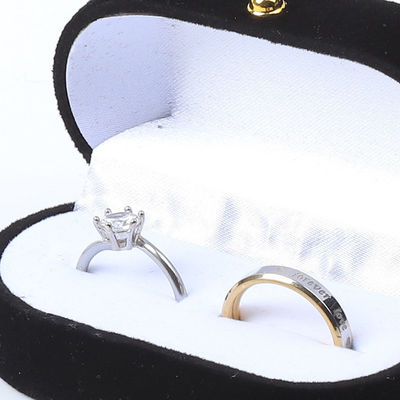 Perhiasan Custom Black Velvet Packaging Pernikahan Pernikahan Double Ring Box Perhiasan Mewah