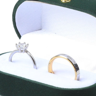 Grosir Pabrik Perhiasan Mewah Kotak Perhiasan Berlapis Velvet Hijau Pemasangan Pernikahan Pertunangan Double Ring Box Dengan Logo