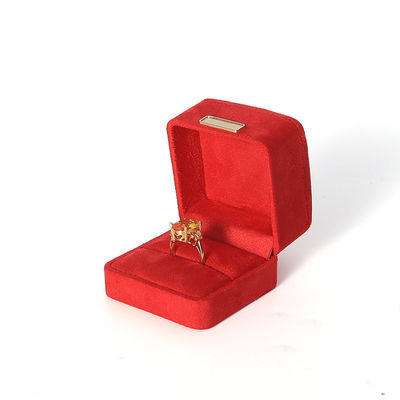 Pabrik grosir Perhiasan Mewah Kotak Pribadi High End Kalung Gelang Earrings Cincin Perhiasan Set Kemasan Kotak Perhiasan Velvet merah dengan logo
