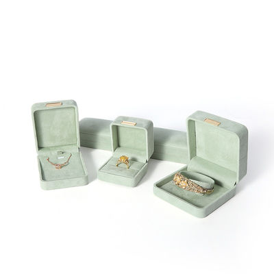Pabrik grosir Perhiasan Mewah Kotak Pribadi High End Kalung Gelang Earrings Cincin Perhiasan Set Kemasan Velvet hijau muda Perhiasan Kotak dengan logo