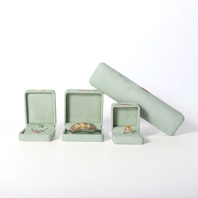 Pabrik grosir Perhiasan Mewah Kotak Pribadi High End Kalung Gelang Earrings Cincin Perhiasan Set Kemasan Velvet hijau muda Perhiasan Kotak dengan logo