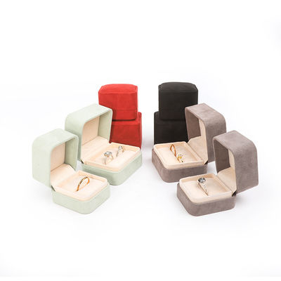 Grosir Perhiasan High End Kemasan Kotak Cincin Custom Logo Perhiasan Kemasan Mewah Pernikahan Ganda Pertunangan Velvet Ring Box