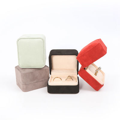 Grosir Perhiasan High End Kemasan Kotak Cincin Custom Logo Perhiasan Kemasan Mewah Pernikahan Ganda Pertunangan Velvet Ring Box