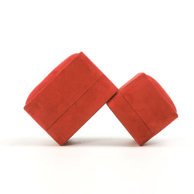 Grosir Perhiasan Kemasan Ring Box Custom Perhiasan Kemasan Mewah Pernikahan Ganda Pertunangan Red Velvet Ring Box dengan logo