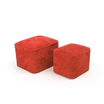 Grosir Perhiasan Kemasan Ring Box Custom Perhiasan Kemasan Mewah Pernikahan Ganda Pertunangan Red Velvet Ring Box dengan logo