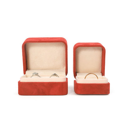 Grosir Perhiasan Kemasan Ring Box Custom Perhiasan Kemasan Mewah Pernikahan Ganda Pertunangan Red Velvet Ring Box dengan logo