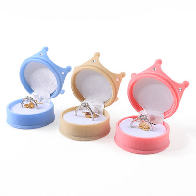 Kemasan perhiasan kotak cincin beludru mahkota lipat kelas atas yang dipersonalisasi untuk hadiah Liburan