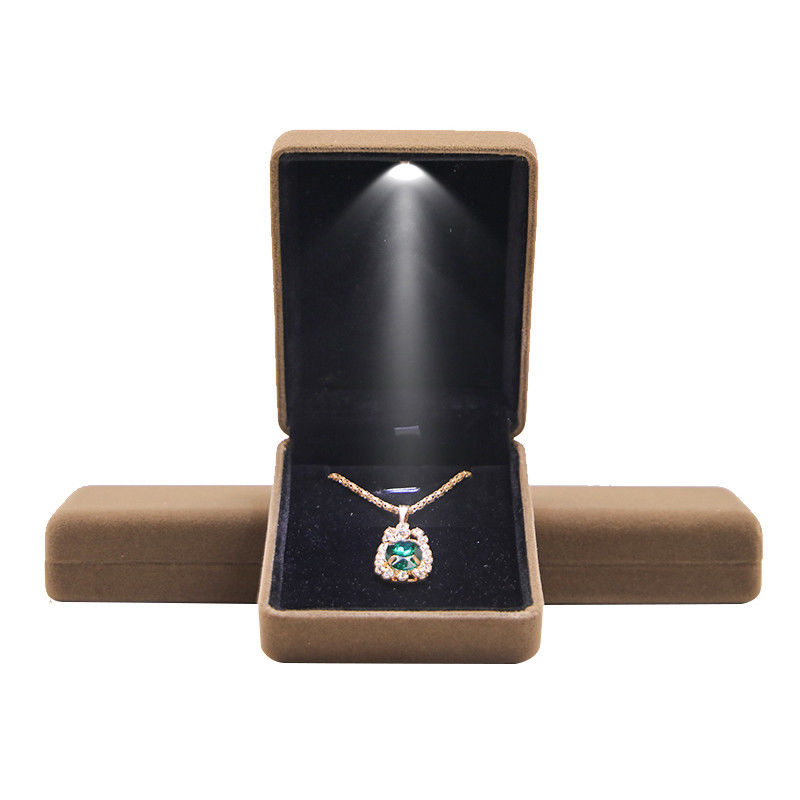 Hanhong Embossed Luxury LED Velvet Brown Jewelry Packaging Box Custom Ring Box dengan Cahaya