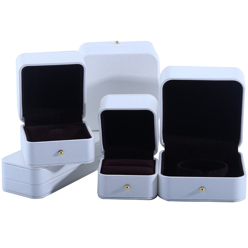 Kotak kemasan perhiasan kulit PU putih untuk anting kalung pernikahan cincin 9.5*9.5*6cm