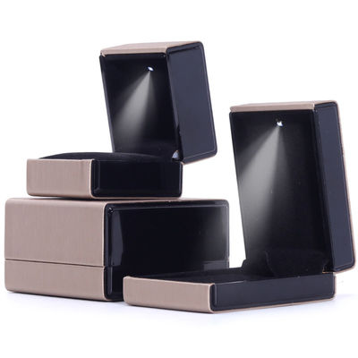 9*9*5cm persegi panjang Hanhong Custom Gold Necklace Bracelet dan Ring LED Perhiasan Packaging Box