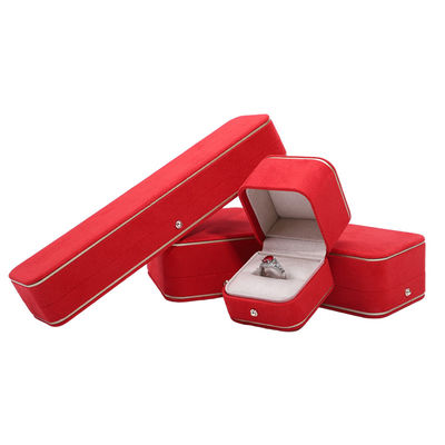 Kotak Perhiasan Red Velvet untuk Kalung Gelang Earrings Cincin Solusi Presentasi