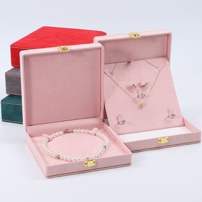 Soft Sleek Velvet Perhiasan Box Organizer Emas Buckle Mewah Perhiasan Case OEM