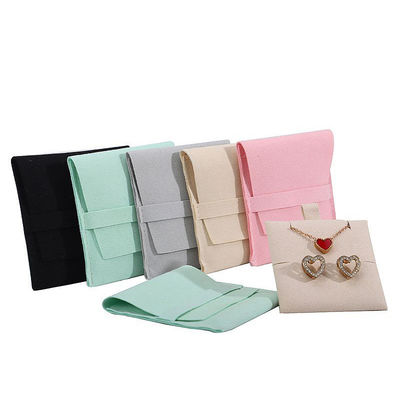 Kantong penyimpanan perhiasan microfiber sentuh lembut dengan pemisah yang bisa dilepas untuk anting